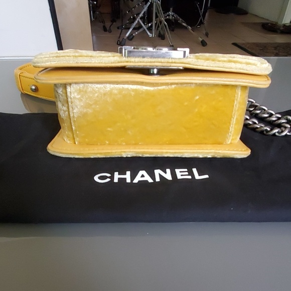 CHANEL Yellow Velvet Mini Boy - Picture 3 of 8
